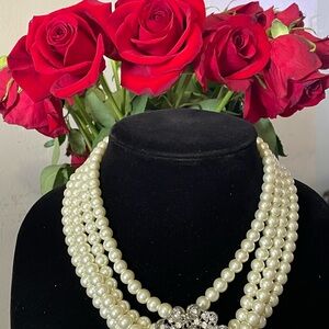 Vintage 50’s Elegant Pearl Necklace with Silver Accents